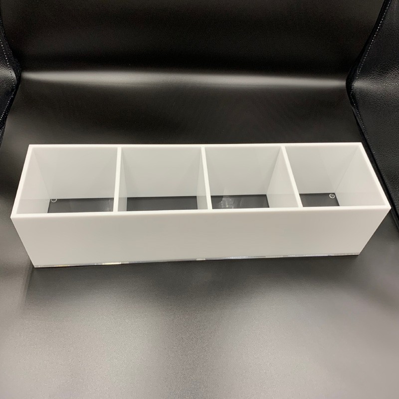 Caja de acrílico blanco con el compartimiento de almacenamiento del hotel