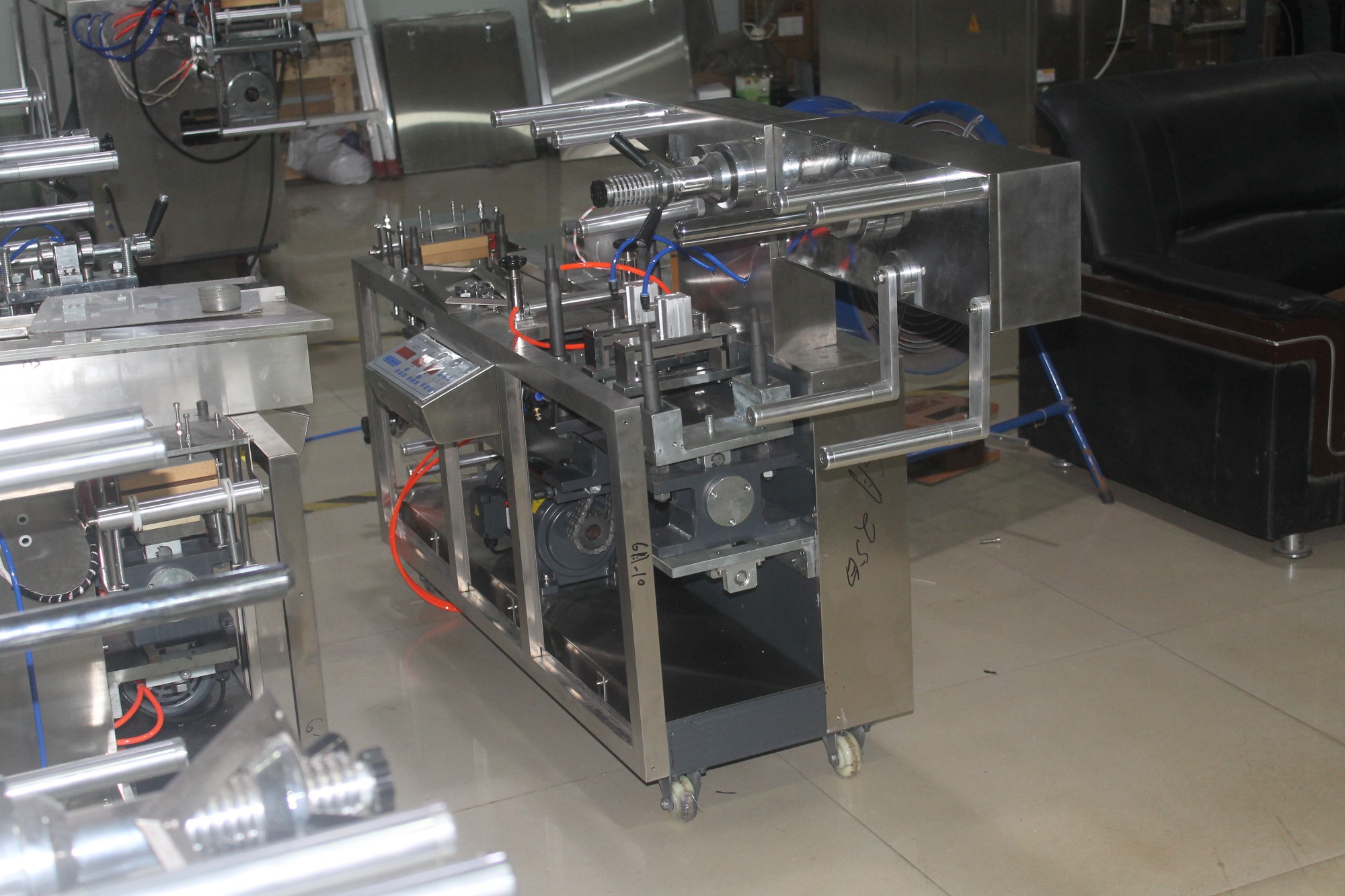 Китай Блистерная упаковочная машина для капсул DPP-150, производитель