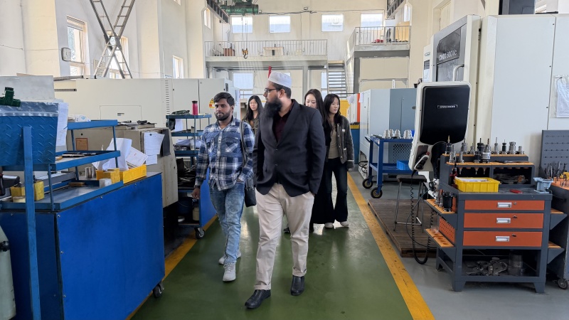 مشتریان بینالمللی برای تقویت همکاری استراتژیک از کارخانه تولیدی ما بازدید میکنند