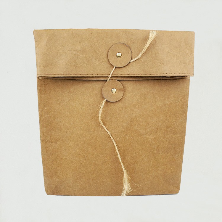 Vaskbar konvolutt i brunt papir
