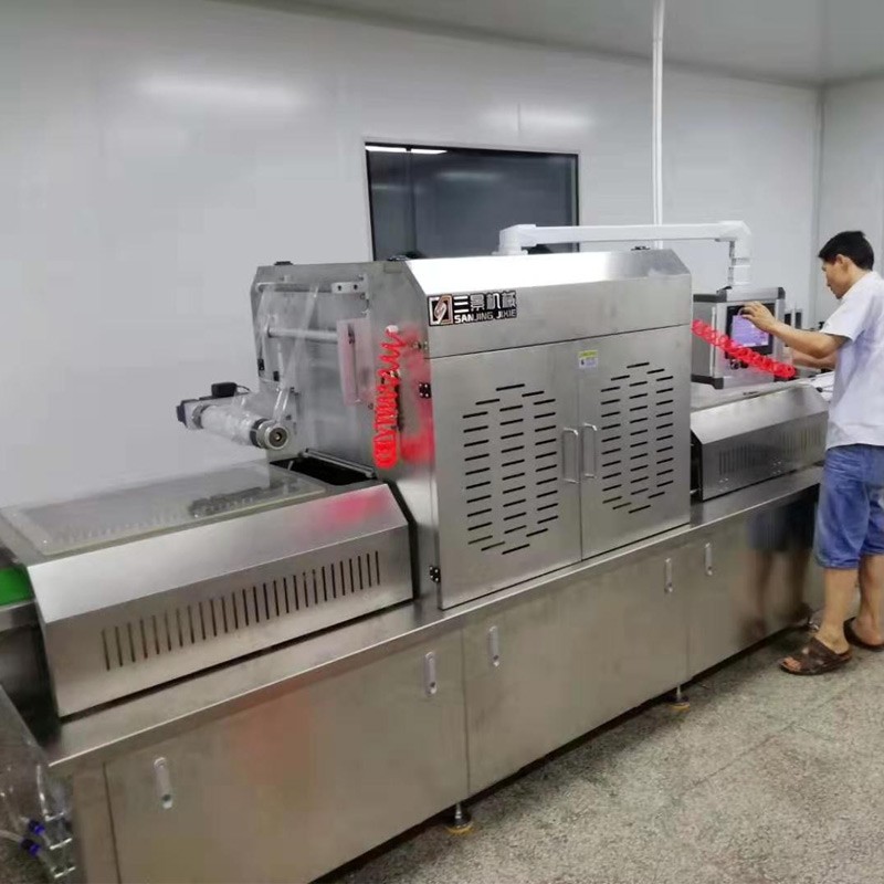 Automatic Vacuum Skin Packing Machine for Beef Customer