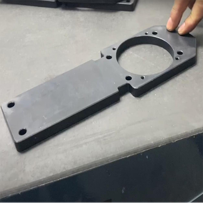 Metal leveling machine para sa makapal na bahagi