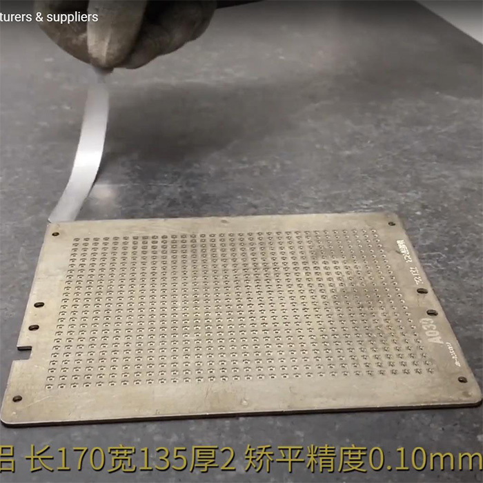 Plate flattening machine