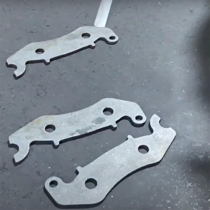 Straightening machine para sa laser cutting parts