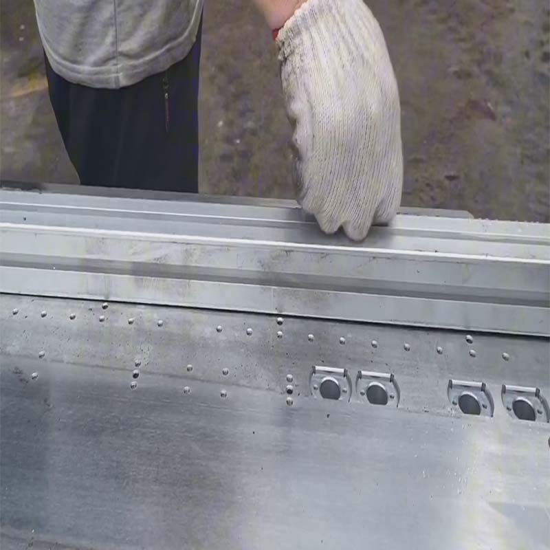 How to flatten the thick plate that has warped after machining