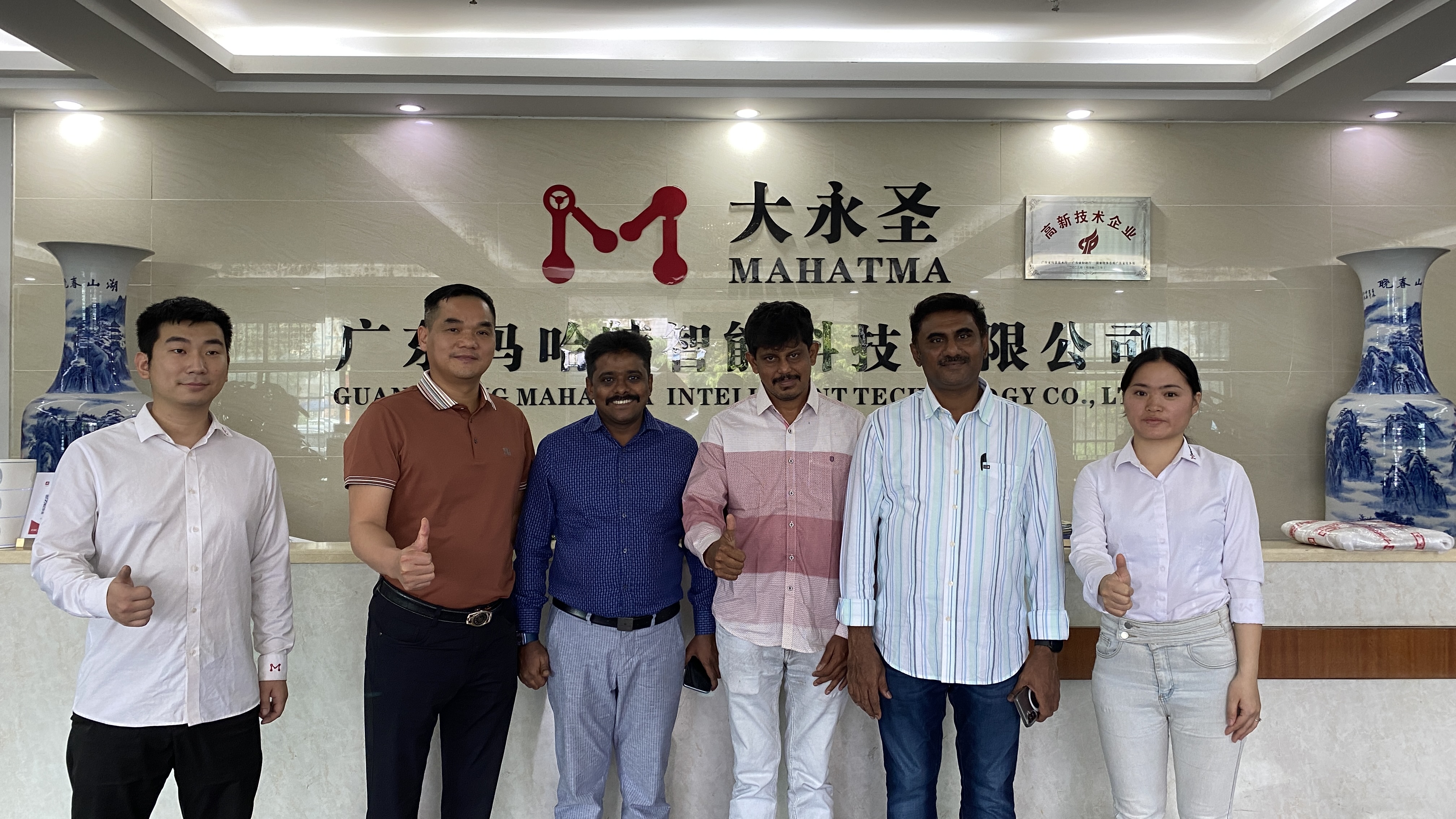 Multi-roller sheet leveling machine