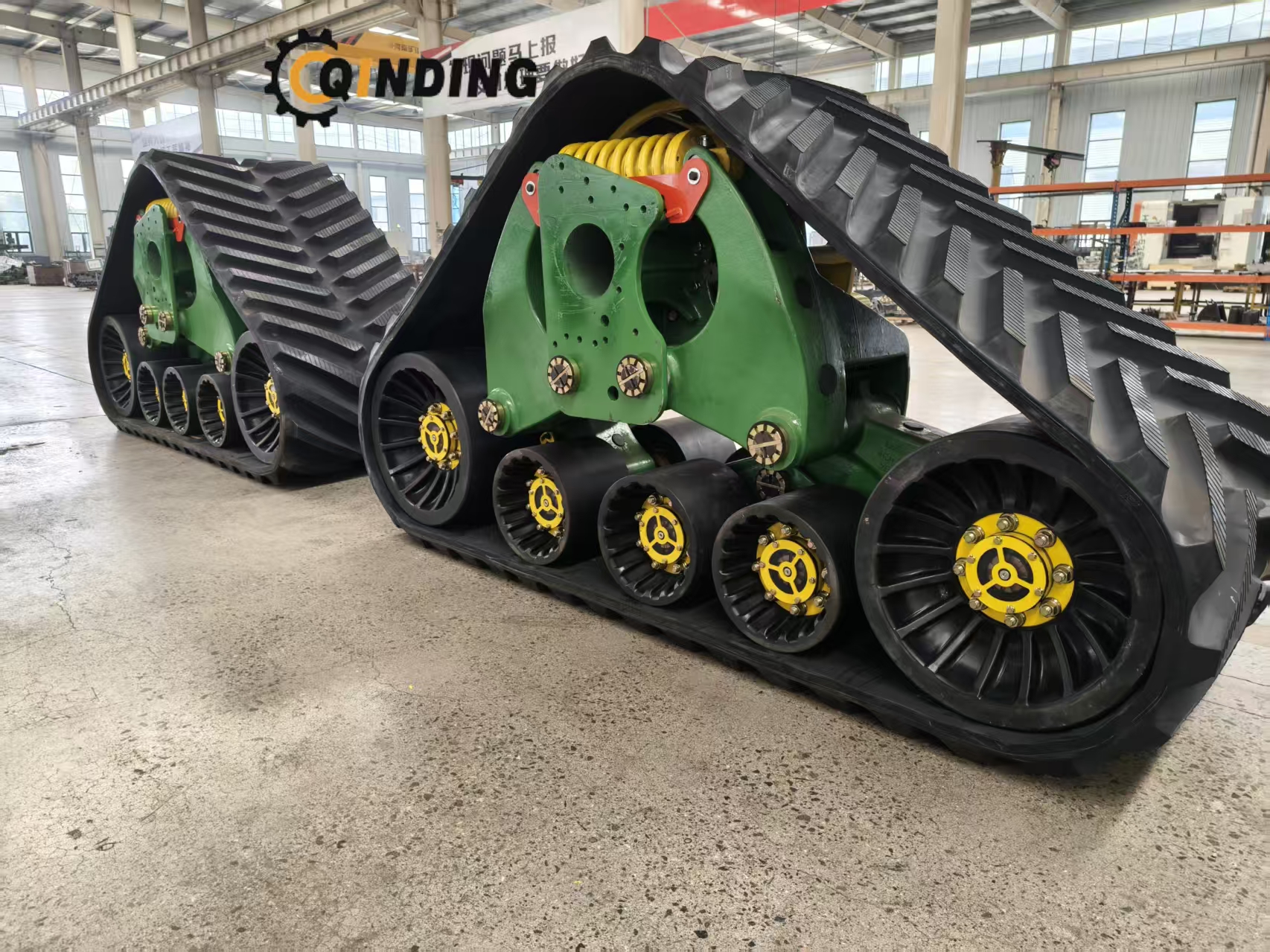Triangular rubber track for NEW HOLLAND CR1090B