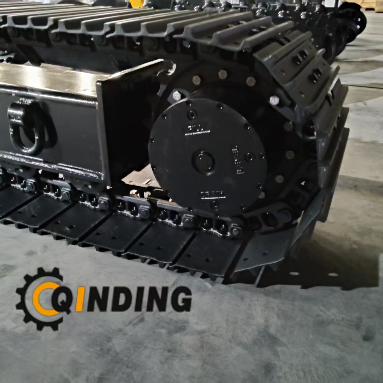 QDST-18T 18-Ton Hydraulic Crawler Chassis, Rotary Drilling Rig with 35MnB Steel