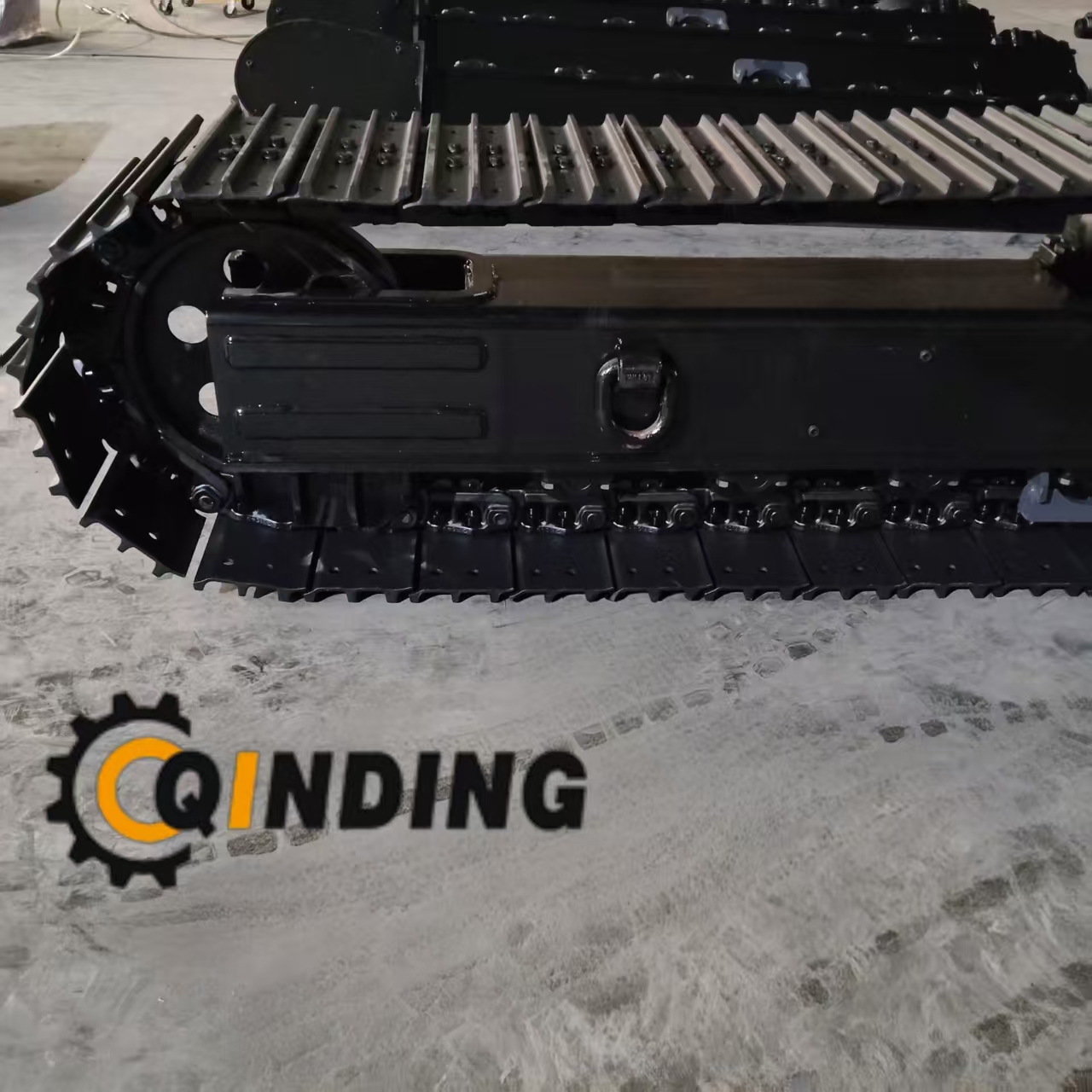 QDST-18T Steel Crawler Chassis, 18-Ton Load Capacity