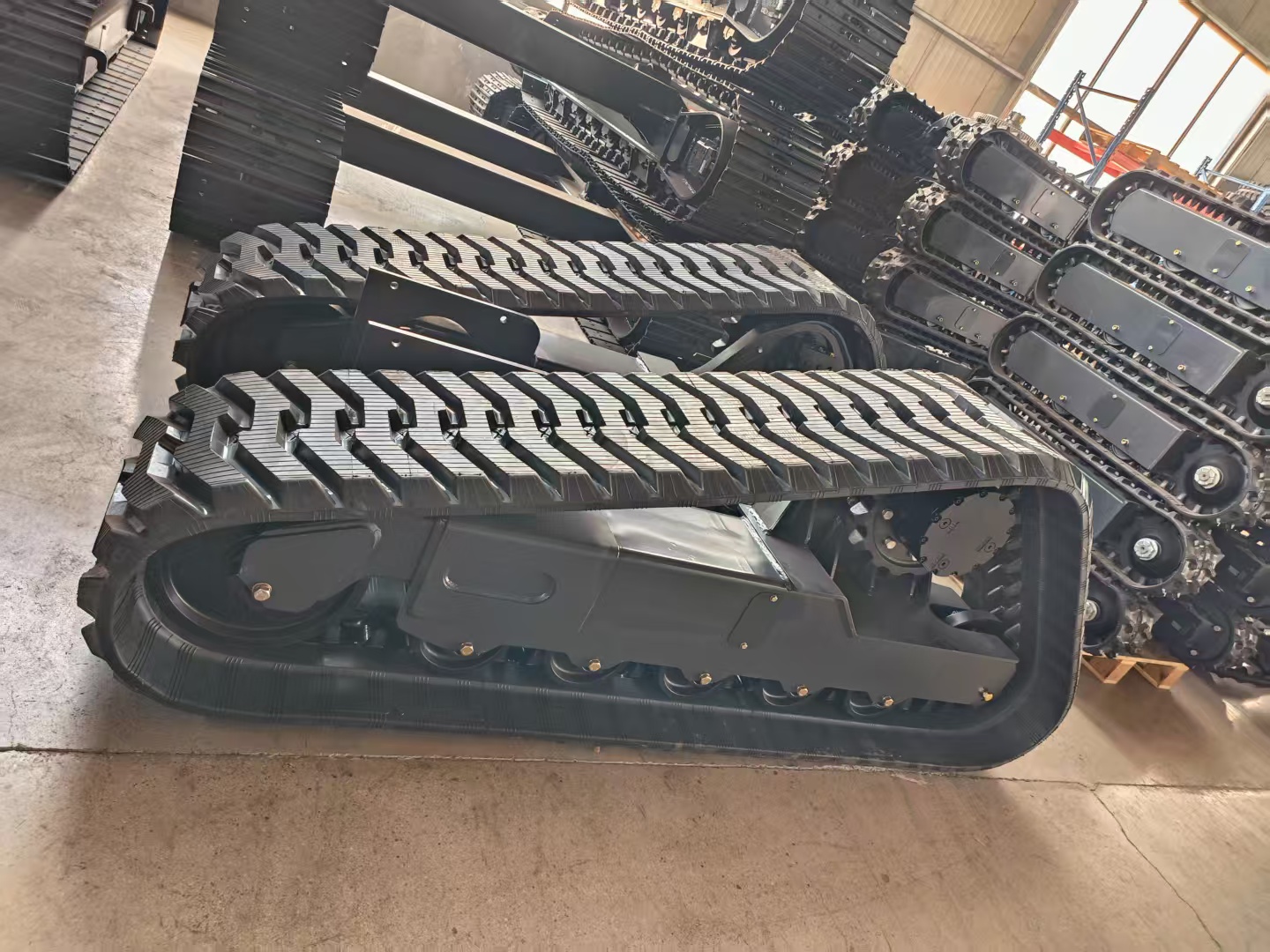 QDRT Rubber Tracked System for Skid Steer Loader Track Undercarridge