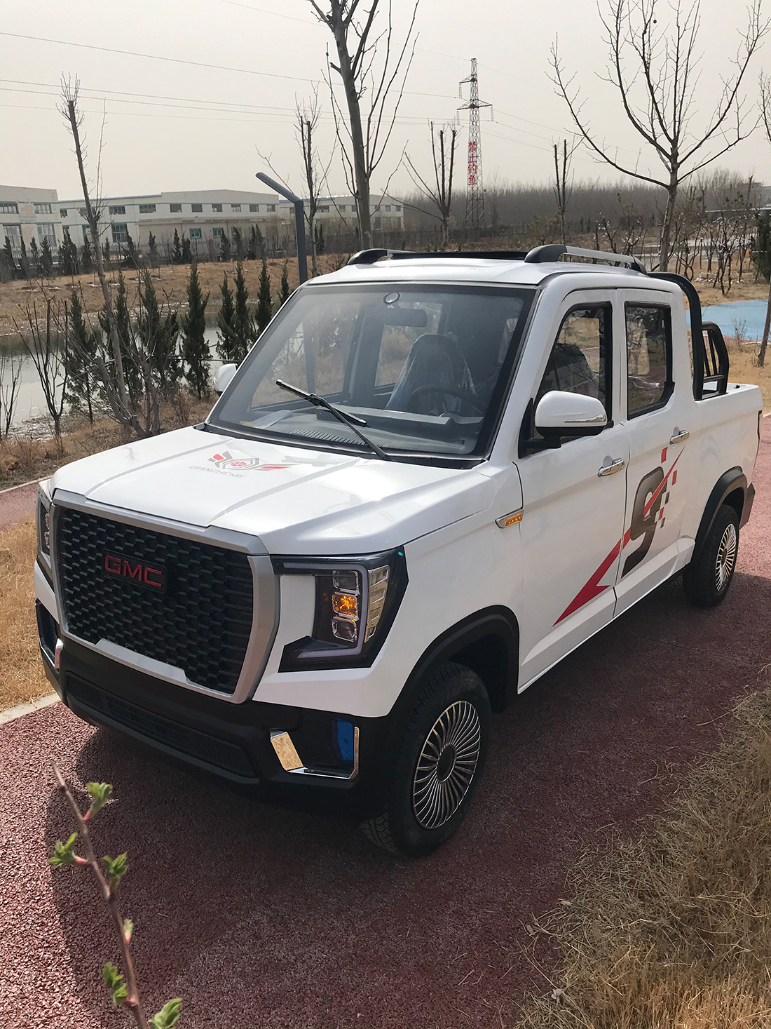 Preço de fábrica Caminhão elétrico com bateria de lítio / Coletor elétrico / Carro elétrico feito na China