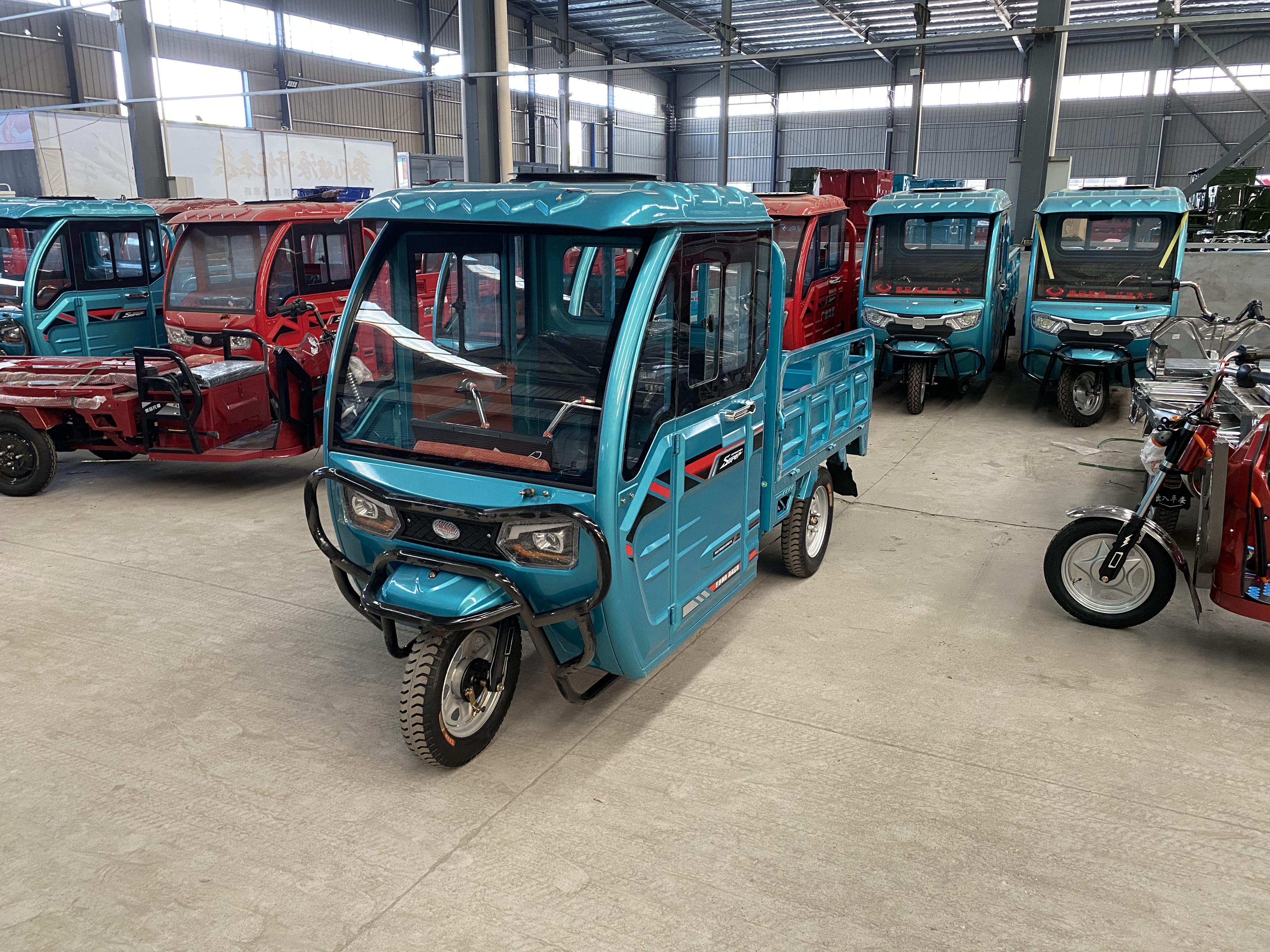 The cargo electric three-wheel truck pure electric load capacity