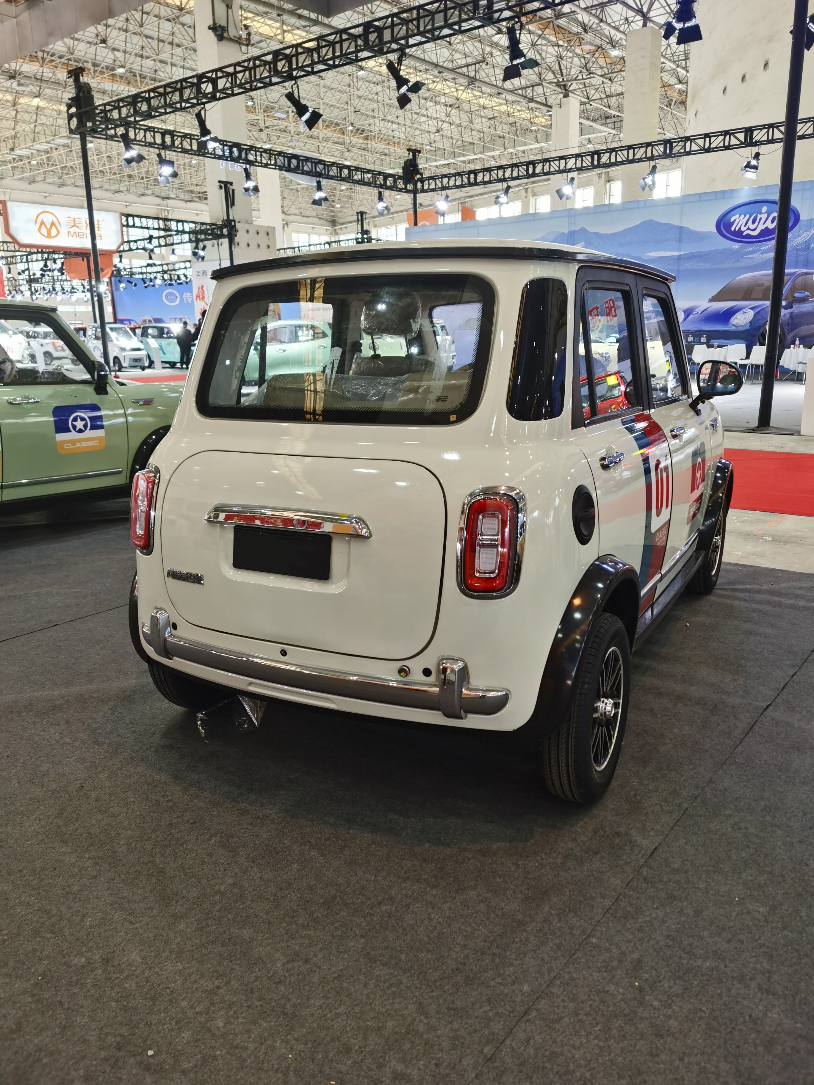 Китай Фуринка 2024 новый электрический мини-автомобиль в стиле ретро, производитель