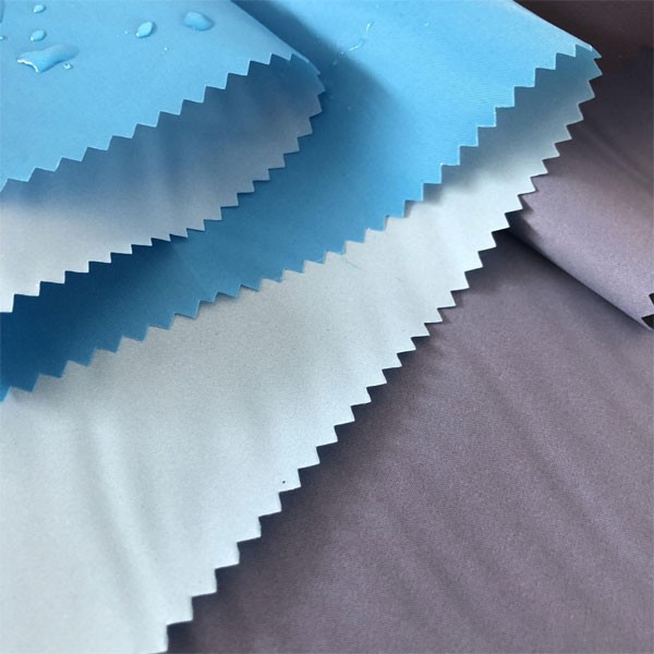 Taffetas de polyester de revêtement laiteux imperméable et respirant