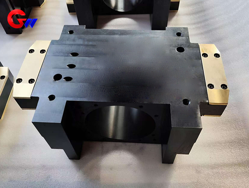 Cold Rolling Mill Machine Of The Transimit Side Intermediate Roller Bearing Block