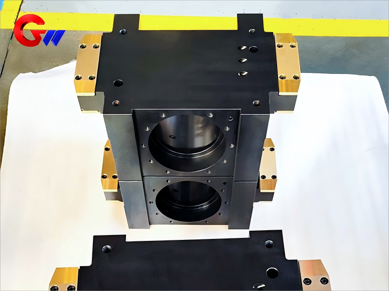 Cold Rolling Mill Machine Of The Transimit Side Intermediate Roller Bearing Block