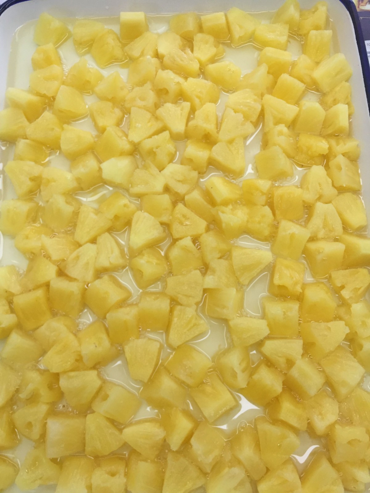 canned pineapple chunk