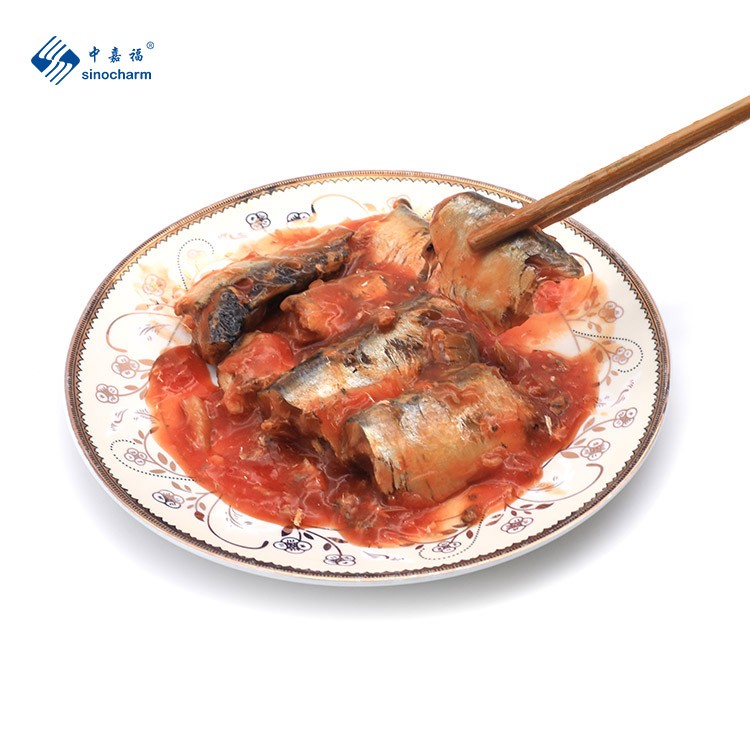 Canned sardine in tomato sauce