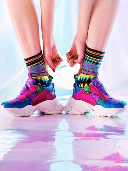 Zapatillas de deporte con brillo creativo