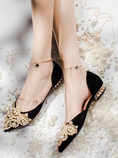 Suede negro cómodos pisos de perlas puntiagudas