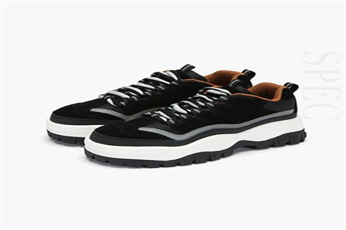 Outdoor shoes
