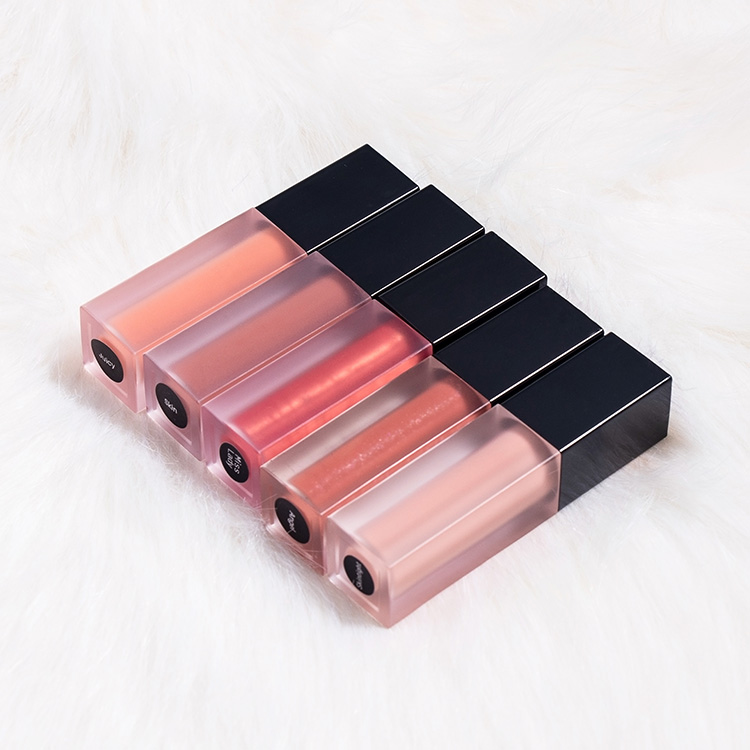 Custom glossy lipgloss