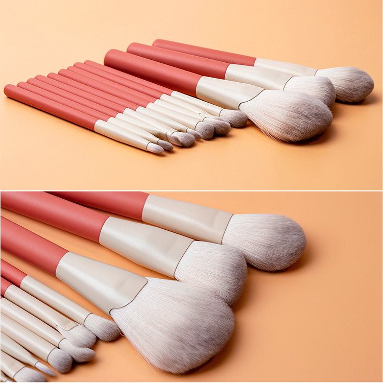 New High Quality 12 PCS Travel Makeup Brush Set Private Label With PVC Bag