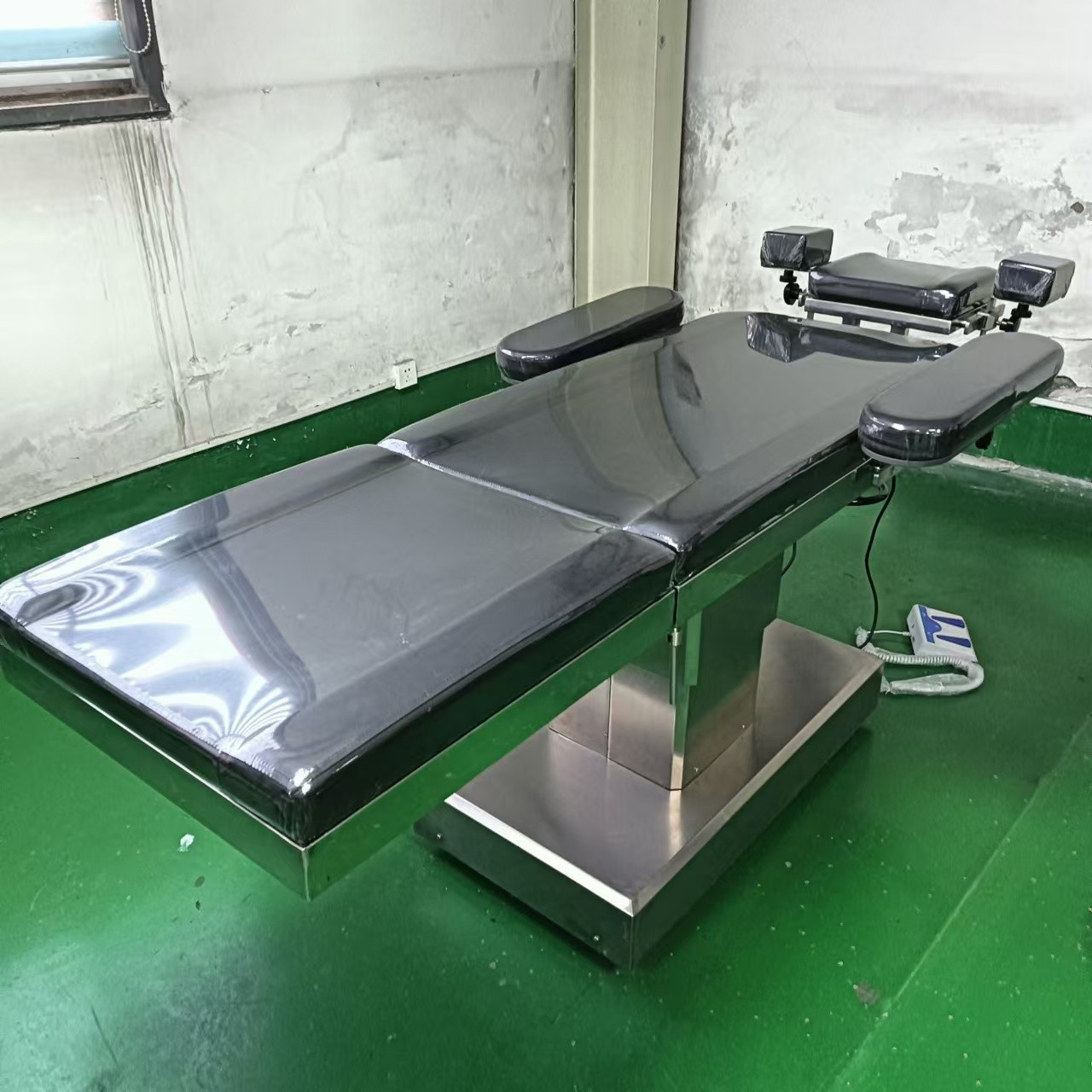 Operating Bed