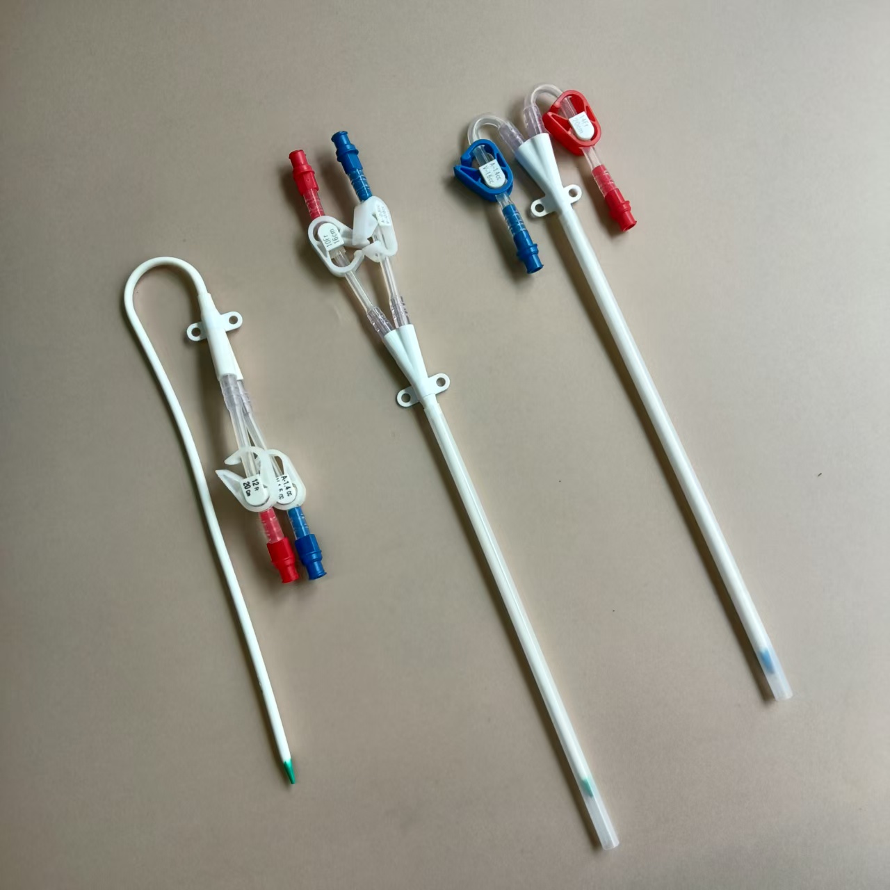 Hemodialysis catheter