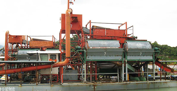 bucket dredger