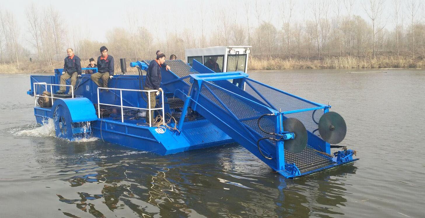 Water Plants Harvester In River And Lakes Factory