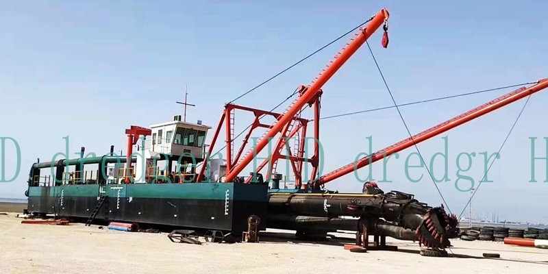 Cutter Suction Dredger In Sea For Port Dredging Factory