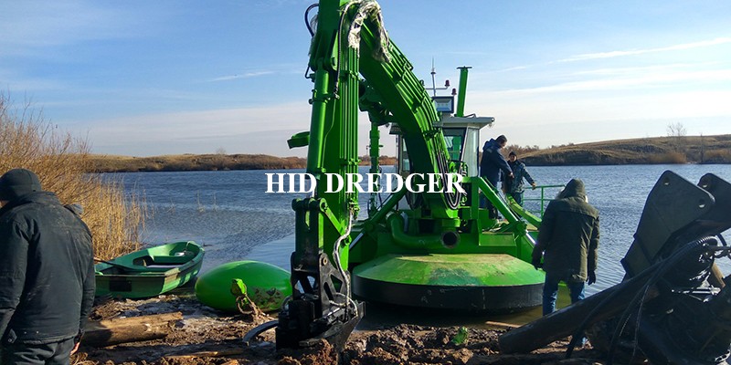 Amphibious Multifunctional Dredger For Mud Dredging Work Factory