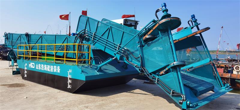 Weed Harvester For River & Lake & Pond Cleanup Work Factory