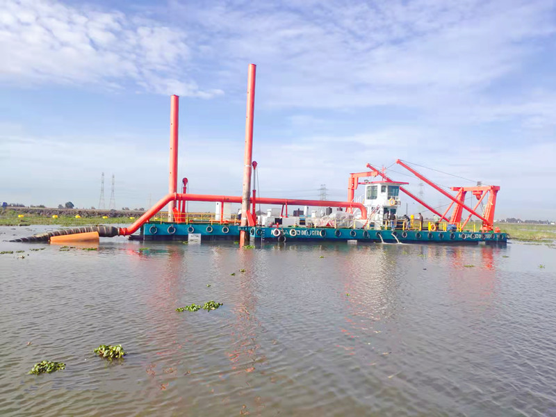 Draga de sucção cortadora HID CSD550 inicia produção de energia total no lago do Egito
