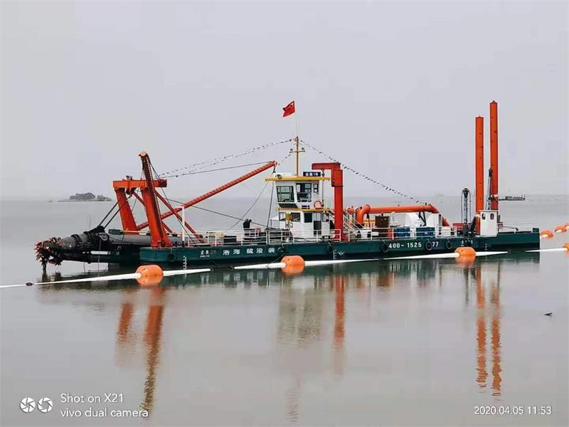 Китай Земснаряды СПРЯТАН
 CSD650
 для дноуглубительных работ в крупнейшем искусственном озере Азии, производитель