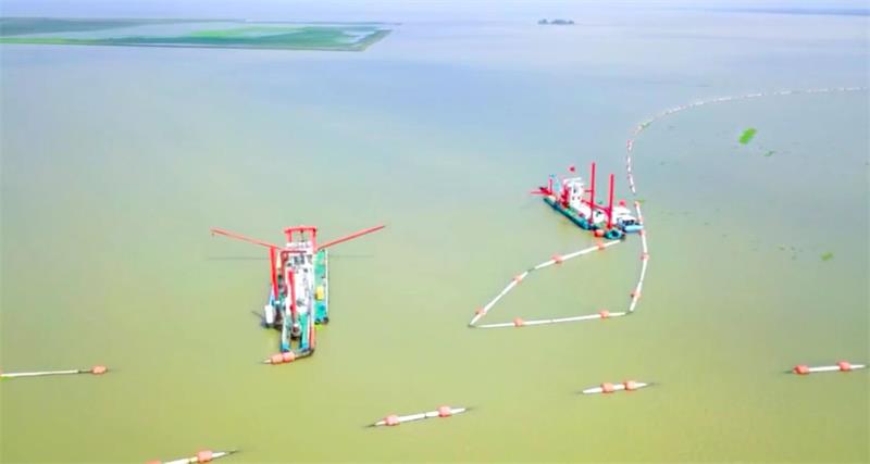 Китай Земснаряды СПРЯТАН
 CSD650
 для дноуглубительных работ в крупнейшем искусственном озере Азии, производитель