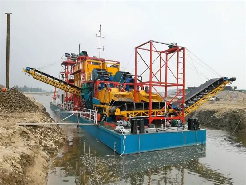 La primera draga de cangilones de cadena a gran escala fabricada por HID Shipyard