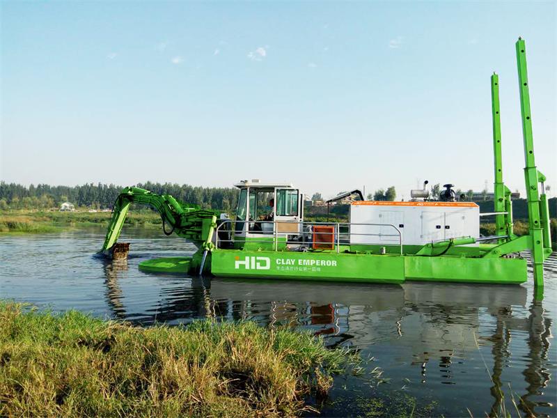 Amphibious Multipurpose Dredger for Kazakhstan Lake Dredging