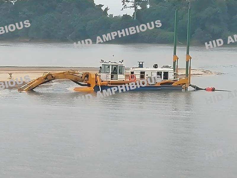 Draga amfibie model HIDCE200 operează cu succes în Africa, sprijinind dragarea nisipului fluvial