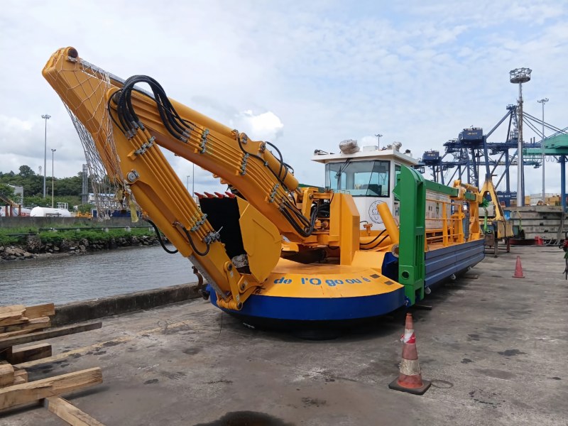 Amphibious Dredging
