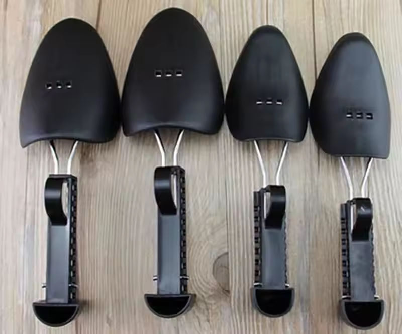Inflatable Customizable Shoe Trees