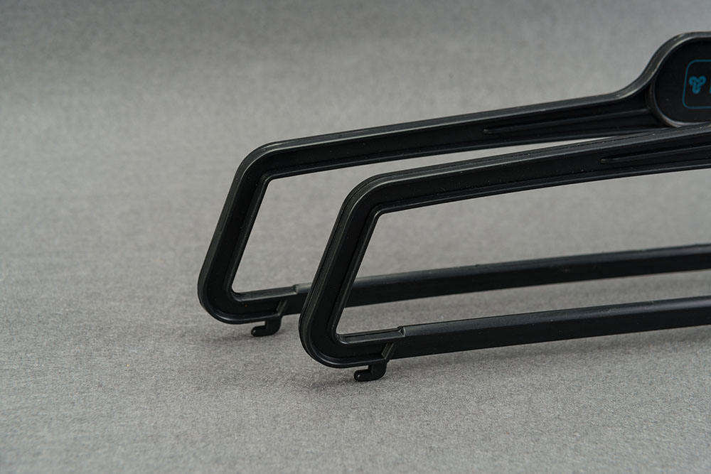 Cabides Black Plastic Hangers For Clothes