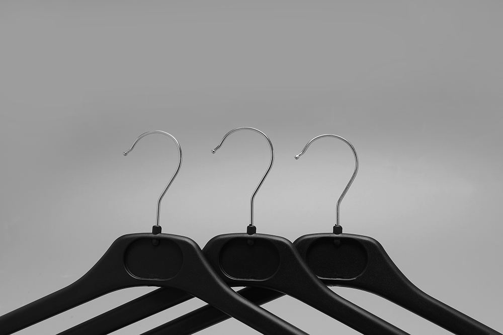 Large Plastic Suit Hanger for Men’s Jackets & Suits