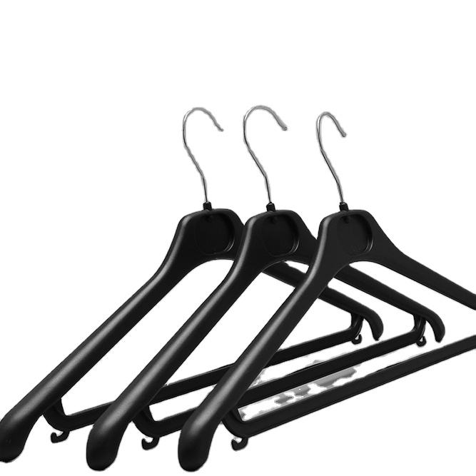 Large Plastic Suit Hanger for Men’s Jackets & Suits