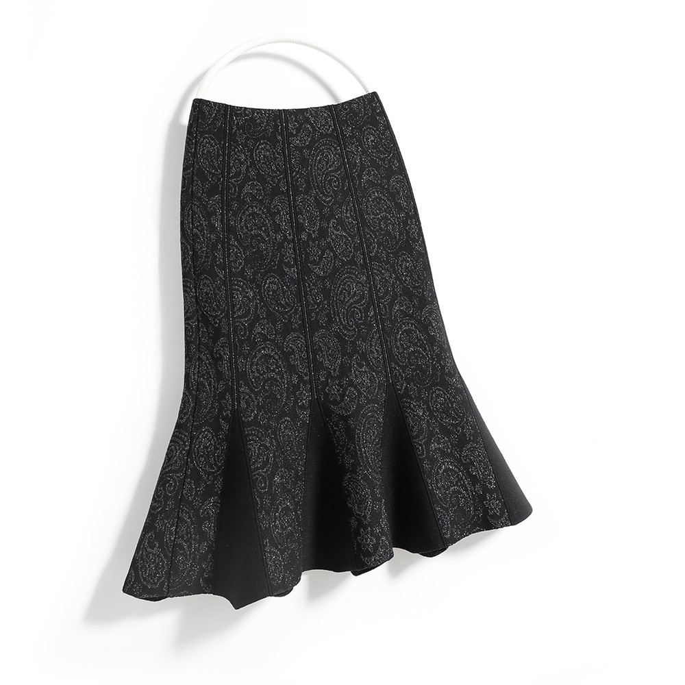 Skirt hanging rack