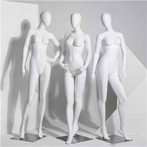 Maniquí femenino atlético de fibra de vidrio para exhibición de tienda