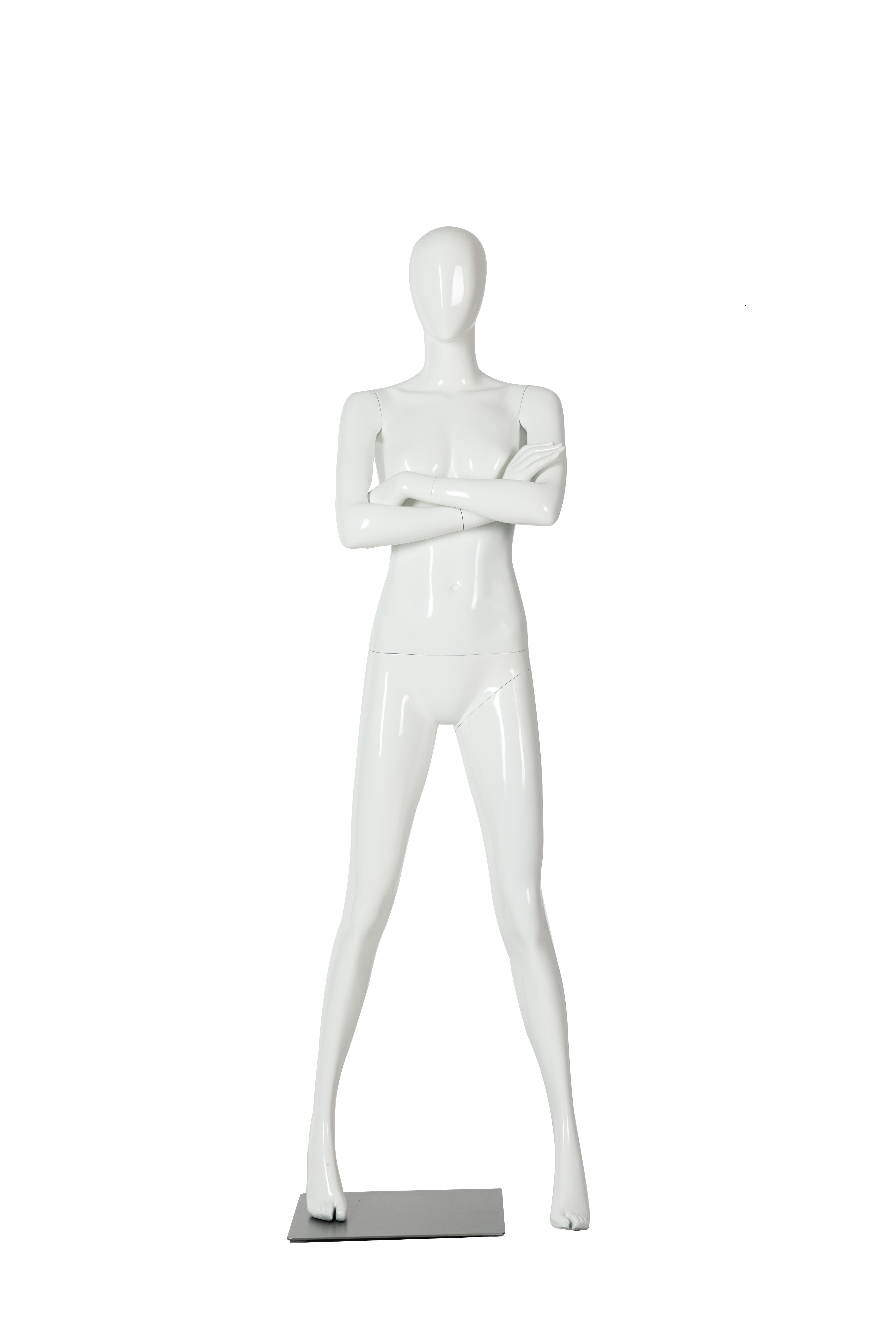Mannequin femme blanc avec bras croisés