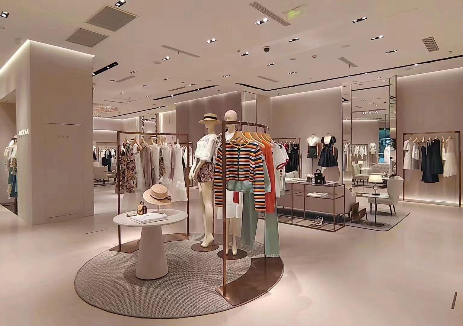 male mannequins