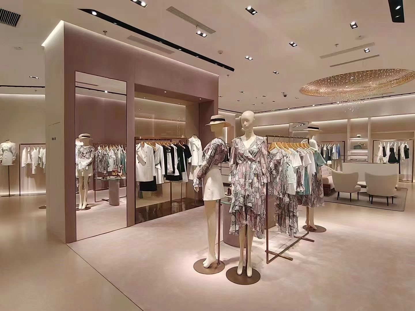 Elegant Mannequin Displays in Premium Womenswear Spaces